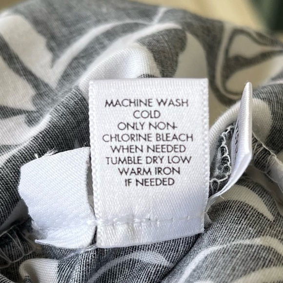 •LOFT• Tropical Floral Capri Pants with Drawstring - Size 6 - Picture 8 of 9